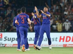 IND vs SA, 4th T20: चार विकेट्स घेऊन आवेश खानचं वडिलांना खास बर्थडे गिफ्ट!