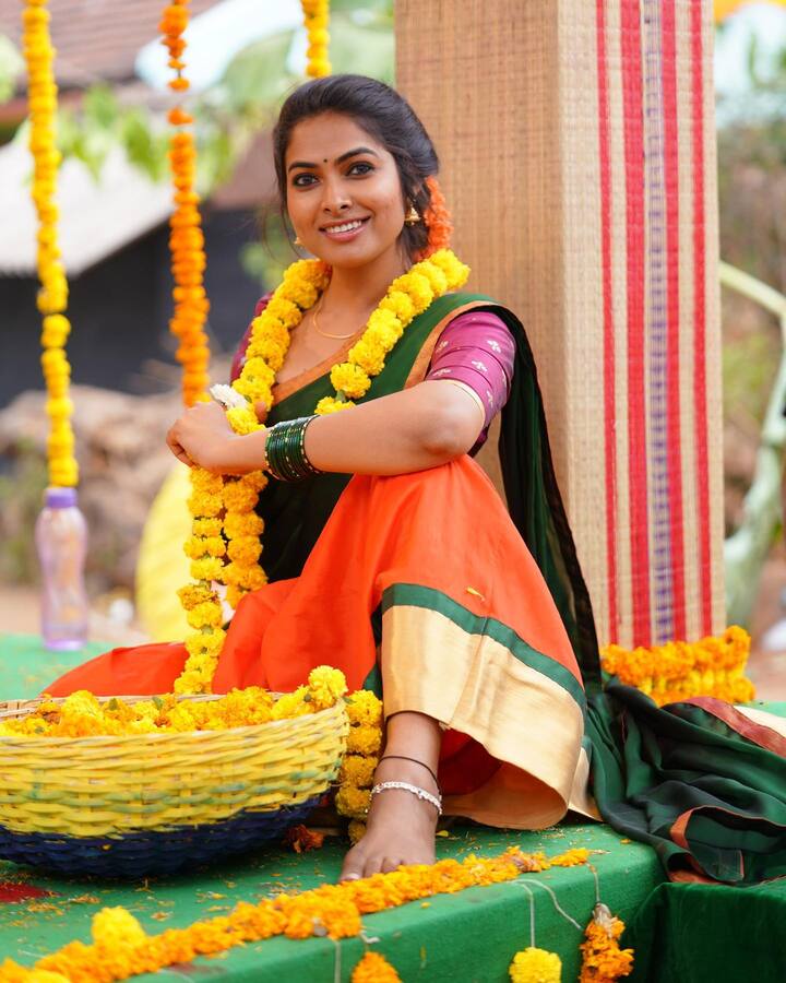 దివి అందమైన ఫోటోలు -Image Credit:Divi Vadthya/Instagram