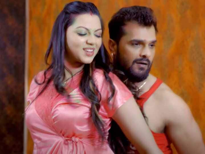 Khesari Lal Yadav and raksha gupta romantic dance video going viral Bhojpuri News: बंद कमरे में रोमांटिक हुए Khesari Lal Yadav, रक्षा गुप्ता के साथ किया जमकर रोमांस