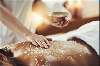 સુરતમાં સ્પાની આડમાં ચાલતા કૂટણખાનો પર્દાફાશ, થાઈલેન્ડની 3 અને 1 ભારતીય છોકરીને પોલીસે છોડાવી