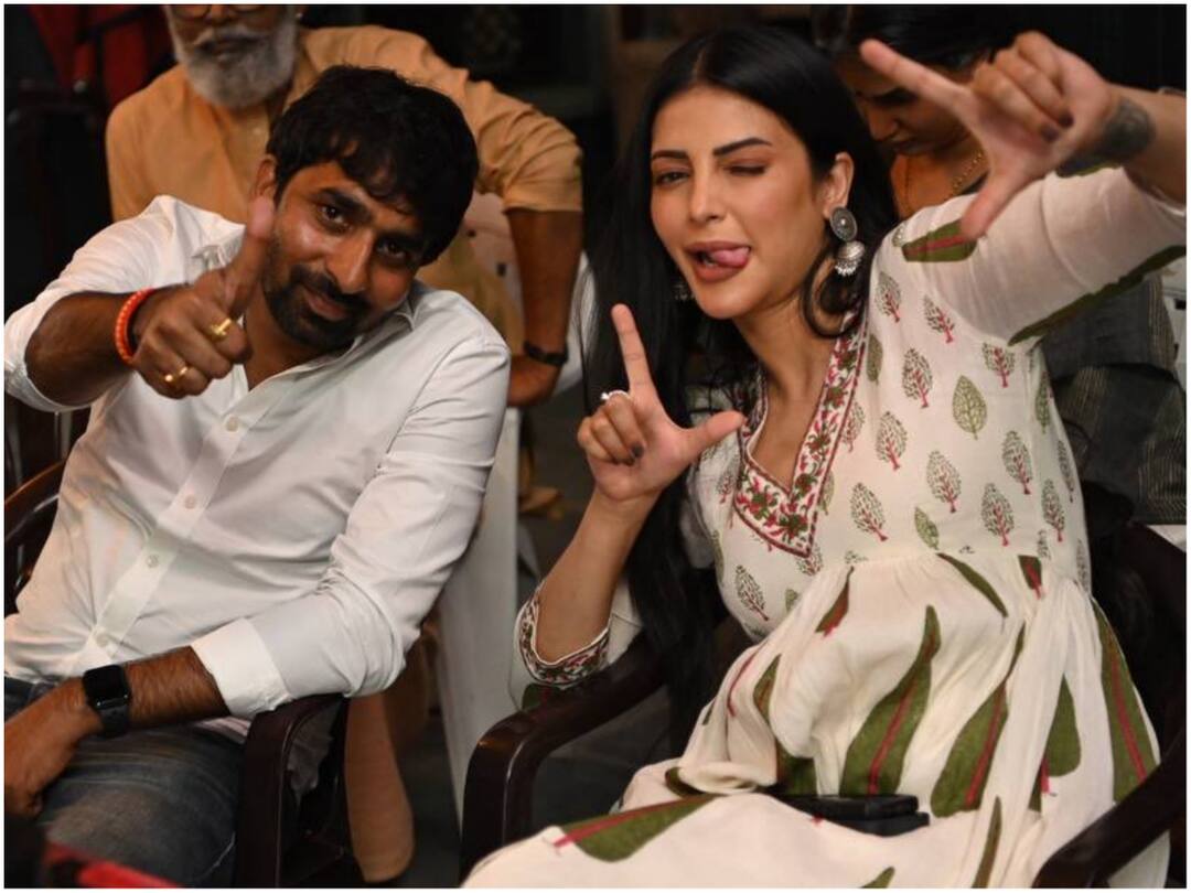 Shruti Haasan Joins the sets of Nandamuri Balakrishna Gopichand Malineni's NBK 107, Shoot going on Rapid phase Shruti Hassan Joins NBK 107: బాలయ్య సినిమా సెట్స్‌లో శృతి హాసన్ - ర్యాపిడ్ స్పీడులో షూటింగ్