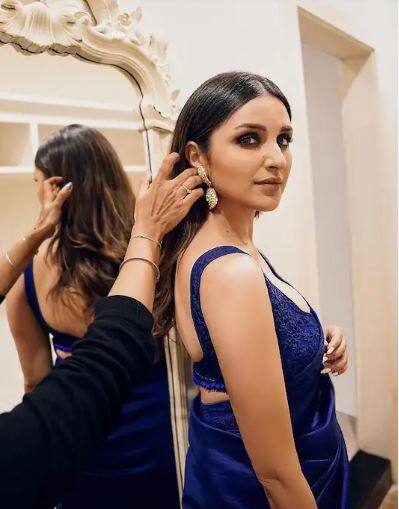 ਨੀਲੀ ਸਾੜ੍ਹੀ 'ਚ Parineeti Chopra ਨੂੰ ਦੇਖ ਫੈਨਜ਼ ਹੋਏ ਫਿਦਾ