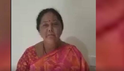 Ayyannapatrudu Wife Padmavathi : నోటీసులు ఇవ్వకుండా పోలీసులే కూల్చేస్తారా | ABP Desam