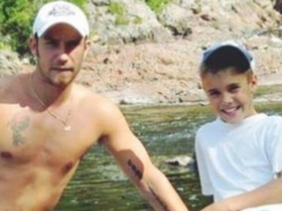 Justin Bieber ने फादर्स डे पर शेयर की अपने बचपन की तस्वीर, लिखा, 'Love you pops!' Justin Bieber ने फादर्स डे पर शेयर की अपने बचपन की तस्वीर, लिखा, 'Love you pops!'