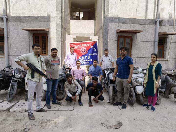 Delhi Dwaraka Police Arrested a vehicle thief and seized 10 two wheelers from the accused ANN Delhi News: द्वारका में पुलिस ने वाहन चोर को किया गिरफ्तार, 10 गाड़ियां जब्त