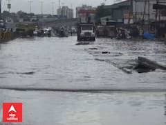 SURAT : કામરેજમાં માત્ર 30 મિનિટ પડેલા વરસાદમાં ઘૂંટણસમા પાણી ભરાયા, 35 જેટલી સોસાયટીના રહીશો મુશ્કેલીમાં
