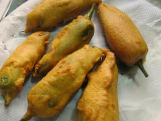 Rajasthani Mirchi Vada Recipe: शाम को चाय के साथ सर्व करें राजस्थानी मिर्ची वड़ा, जानिए इसकी रेसिपी