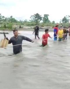 ईशान्य भारतात मुसळधार पावसानं धुमाकूळ घातला आहे