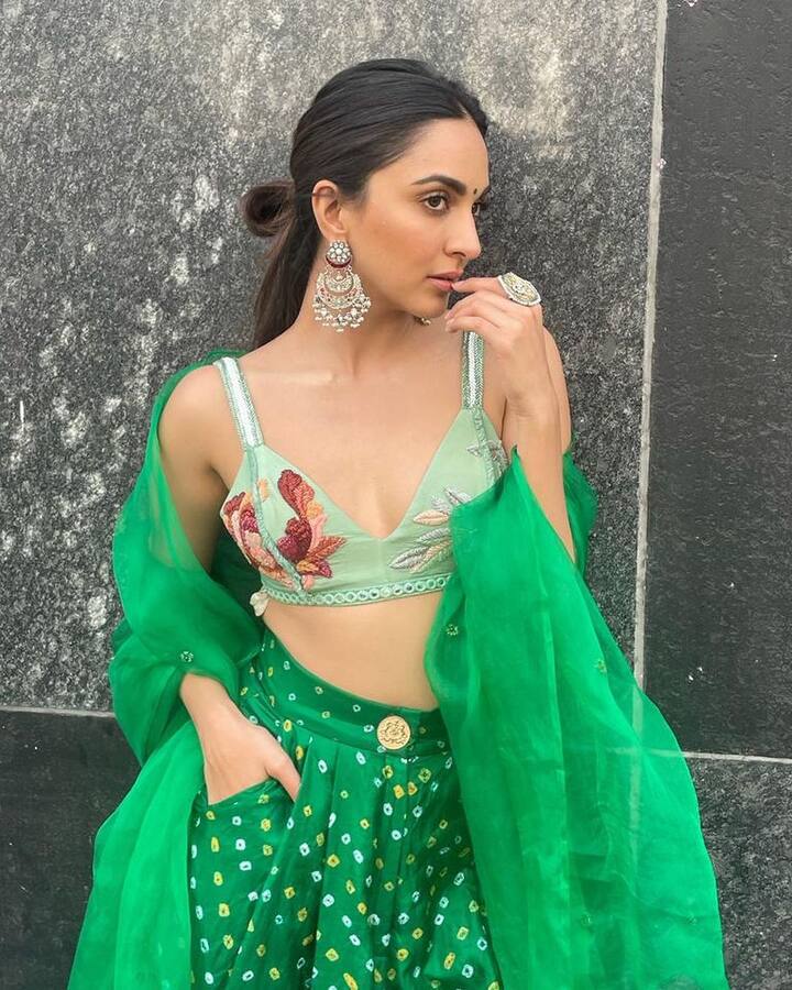 तो फिर देर किस बात की है, जल्दी से अपना वेडिंग लुक इन तस्वीरों को देखकर डिसाइड कर लीजिए.