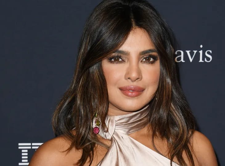 Priyanka Chopra: प्रियंका चोपड़ा ने पूरी की डेब्यू सीरीज 'सिटाडेल' की शूटिंग, सेट से शेयर किया वीडियो Priyanka Chopra has shared a video after wrapping up the shoot for her Amazon Prime series, Citadel Priyanka Chopra: प्रियंका चोपड़ा ने पूरी की डेब्यू सीरीज 'सिटाडेल' की शूटिंग, सेट से शेयर किया वीडियो