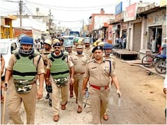 Agnipath Scheme Protest : अग्निपथ विरोध मामले में नौ कोचिंग संचालक समेत अलीगढ़ में 35 गिरफ्तार, पुलिस ने दी अहम जानकारी