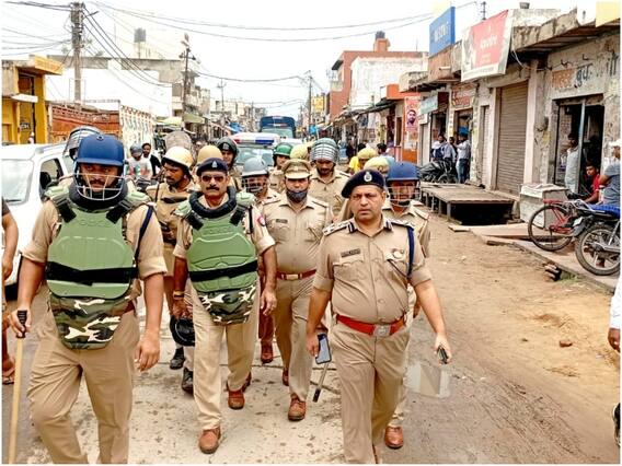 Agnipath Scheme Protest : अग्निपथ विरोध मामले में नौ कोचिंग संचालक समेत अलीगढ़ में 35 गिरफ्तार, पुलिस ने दी अहम जानकारी Agnipath Scheme Protest : अग्निपथ विरोध मामले में नौ कोचिंग संचालक समेत अलीगढ़ में 35 गिरफ्तार, पुलिस ने दी अहम जानकारी