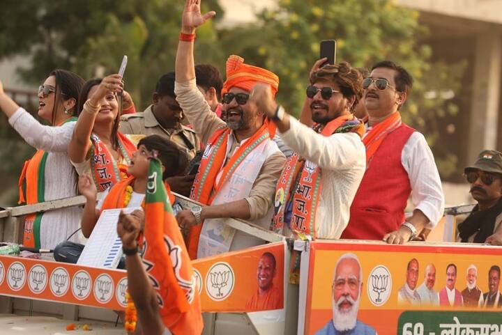 इन तस्वीरों को अपने इंस्टाग्राम पर शेयर करने के साथ आम्रपाली दुबे ने कैप्शन में लिखा- जय भाजपा, तय भाजपा, आजमगढ़ में कमल खिल रहा है.