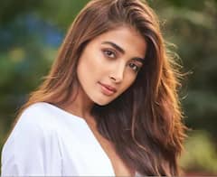 Pooja Hegde Photos: ਫ੍ਰੰਟ ਓਪਨ ਡ੍ਰੈੱਸ 'ਚ ਪੂਜਾ ਹੇਗੜੇ ਨੇ ਦਿੱਤੇ ਕਾਤਲਾਨਾ ਪੋਜ਼, ਗਲੈਮਰਸ ਅੰਦਾਜ਼ ਨੇ ਫੈਨਜ਼ ਨੂੰ ਬਣਾਇਆ ਦੀਵਾਨਾ