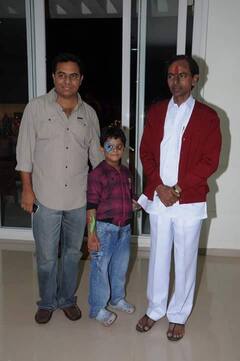 In Pics: ఫాదర్స్ డే స్పెషల్: కేటీఆర్ రేర్ ఫోటోస్, మీరెప్పుడూ చూసి ఉండరు!