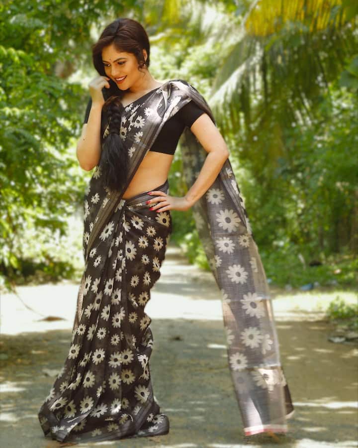 சேலை அணிந்து வந்த சொர்க்கம்!