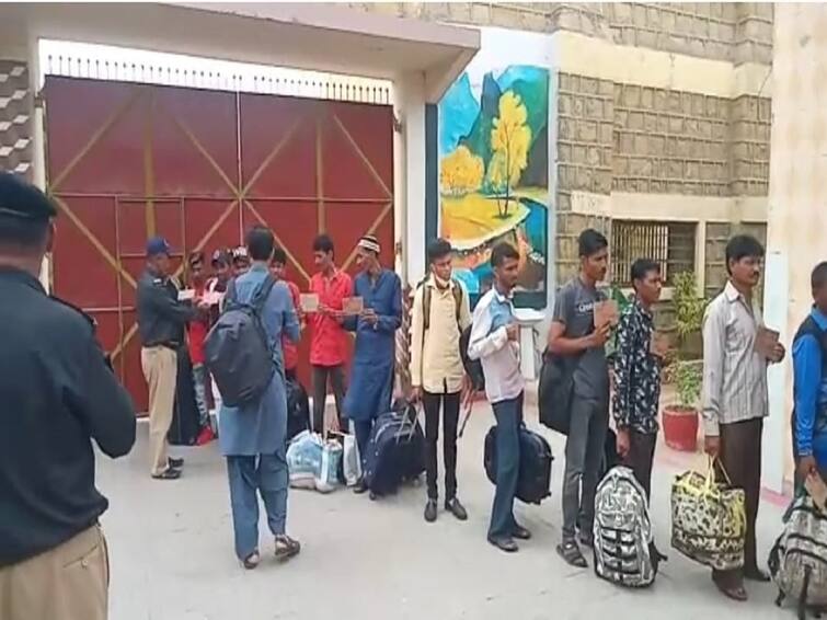 20 fishermen of gujarat  released from Pakistani jail PORBANDAR : પાકિસ્તાનની જેલમાંથી 20 માછીમારોને મુક્ત કરવામાં આવ્યાં