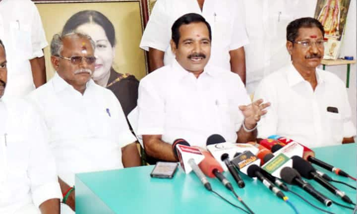 Trichy: Edappadi Palanisamy should act as the sole leader in the AIADMK Interview with former MP Kumar எடப்பாடி பழனிசாமியே தலைமை பொறுப்பை ஏற்க வேண்டும் - முன்னாள் எம்.பி குமார்