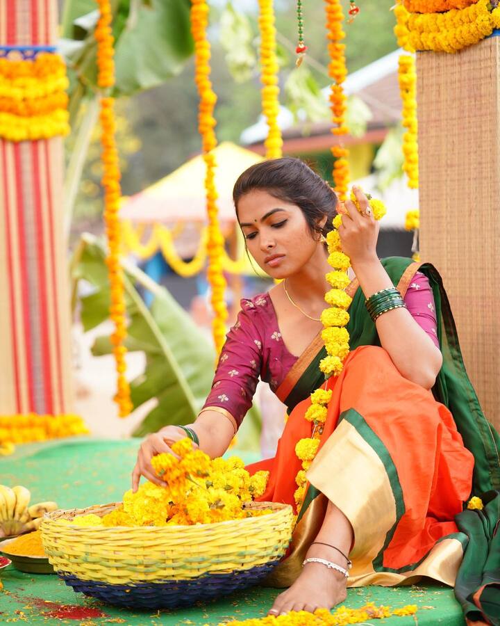 దివి అందమైన ఫోటోలు -Image Credit:Divi Vadthya/Instagram