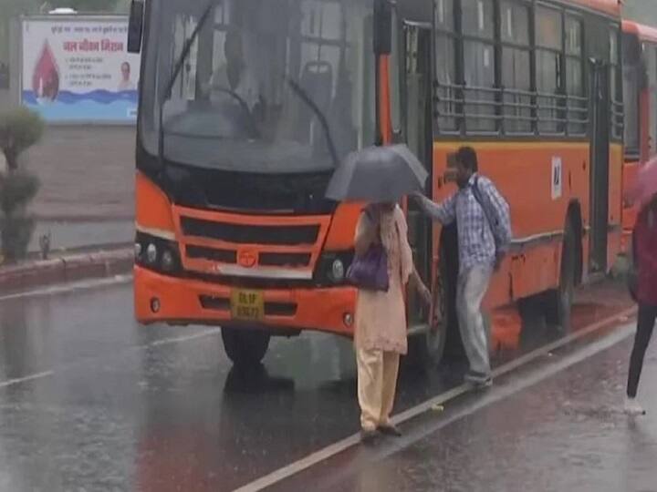 Delhi-NCR Weather Forecast Today 19 June IMD Orange Alert for Rain in Delhi Noida Gurugram News Delhi-NCR Weather Forecast: बारिश में आज भी भीगेगी दिल्ली-एनसीआर, ऑरेंज अलर्ट हुआ जारी, जानें- 23 जून तक कैसा रहेगा मौसम