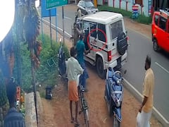 Watch Video: రియల్ సింగం, ఎస్ఐపై పెద్ద కత్తితో దాడి - చాకచక్యంగా తప్పించుకుని నిందితుడి ఆటకట్టించిన SI