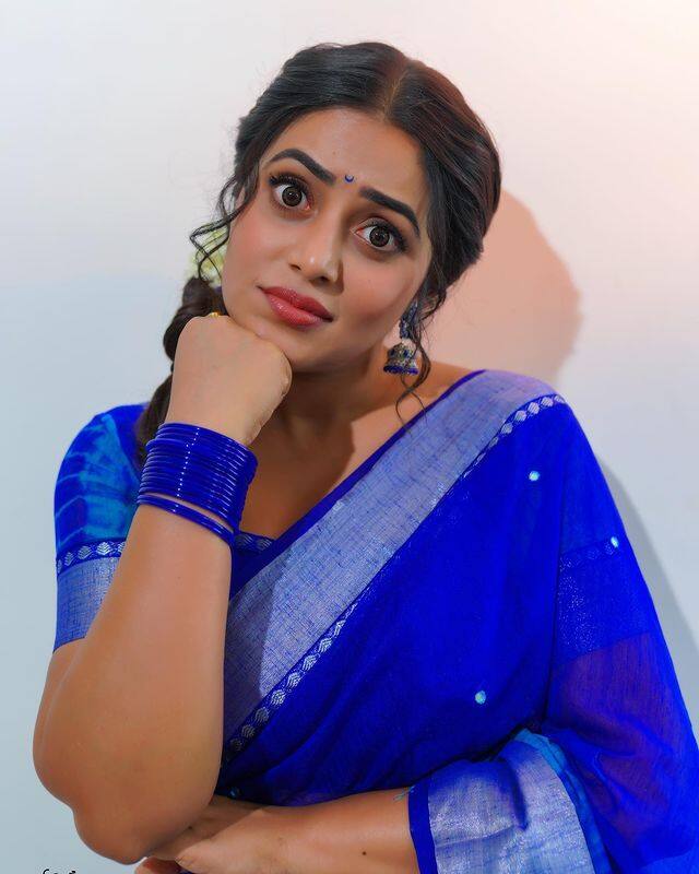 ஓர் உயிர்தேக்கி வைத்தேன் நான் உனக்காக என்று என்னுயிர் கூட இல்லை இனி எனக்காக என்று