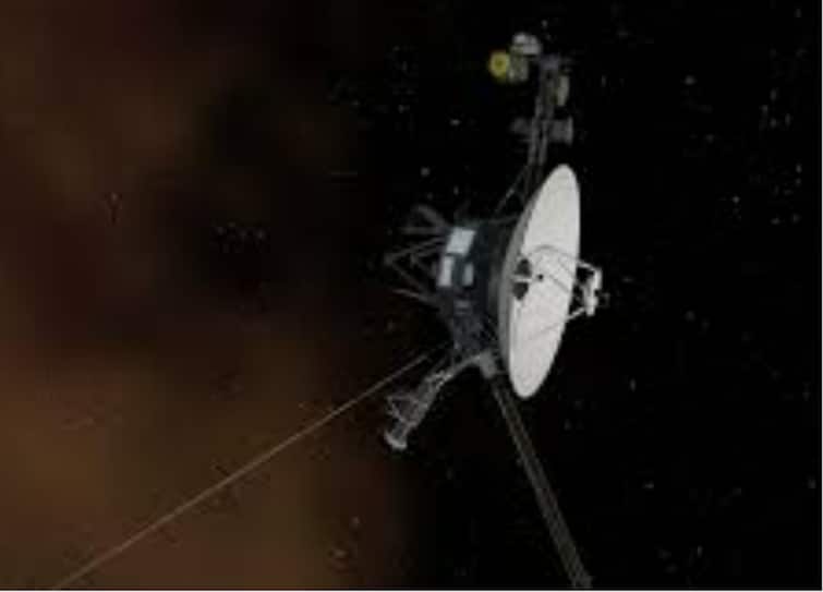 The power of this NASA craft, which has been sending data from space for about 45 years, is ending. Voyager Space Craft : करीब 45 सालो से स्पेस से डेटा भेजने वाले NASA के इस क्राफ्ट की पावर हो रही है खत्म