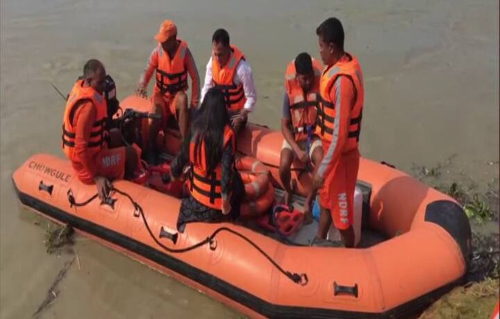 भारतीय सेना का बाढ़ बचाव अभियान असम के 7 ज़िलों में लगातार चौथे दिन भी जारी है.