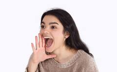 ਮਹਿਲਾ ਦਾ ਅਨੌਖਾ ਟੈਲੇਂਟ, ਚੀਕ-ਚੀਕ ਕੇ ਕਮਾ ਰਹੀ ਇੰਨੇ ਪੈਸੇ