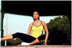 Indian Actresses Yoga : இந்திய நடிகைகளின் யோகா செய்யும் புகைப்படங்கள்