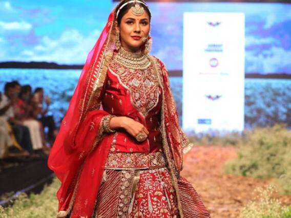 Shehnaaz Gill Photo: लाल जोड़े में बला की खूबसूरत लगीं शहनाज गिल, ब्राइडल लुक के साथ किया रैंप वॉक Shehnaaz Gill Photo: लाल जोड़े में बला की खूबसूरत लगीं शहनाज गिल, ब्राइडल लुक के साथ किया रैंप वॉक