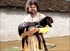 गरीबी पर बनी फिल्म: कर्ज़ के बोझ तले दबे किसानों के मुद्दे को उठाती है आमिर खान की 'पीपली लाइव'