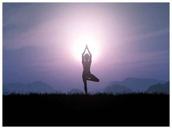International Yoga Day 2022: सुबह उठने के लिए इन योगासन को करें फाॅलों, भाग जाएगा आलस