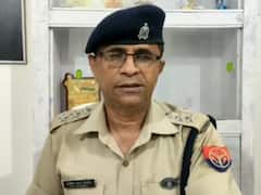 Amroha Crime: अमरोहा में बारात देख रहे थे टीचर, डीजे पर डांस कर रहे युवक ने अचानक की हर्ष फायरिंग, हो गया बड़ा हादसा