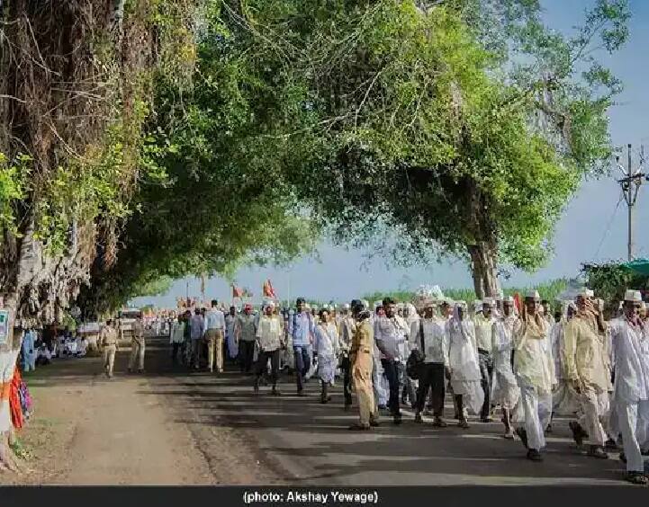 Ashadhi Wari 2022 : तुकाराम महाराजांच्या पालखीचं आज तर ज्ञानेश्वर महाराजांच्या पालखीचं उद्या प्रस्थान Ashadhi Wari 2022 Ashadhi Ekadashi pandharpur alandi dehu sant tukaram sant dyaneshwar maharaj palkhi latest update wari schedule Ashadhi Wari 2022 : तुकाराम महाराजांच्या पालखीचं आज तर ज्ञानेश्वर महाराजांच्या पालखीचं उद्या प्रस्थान