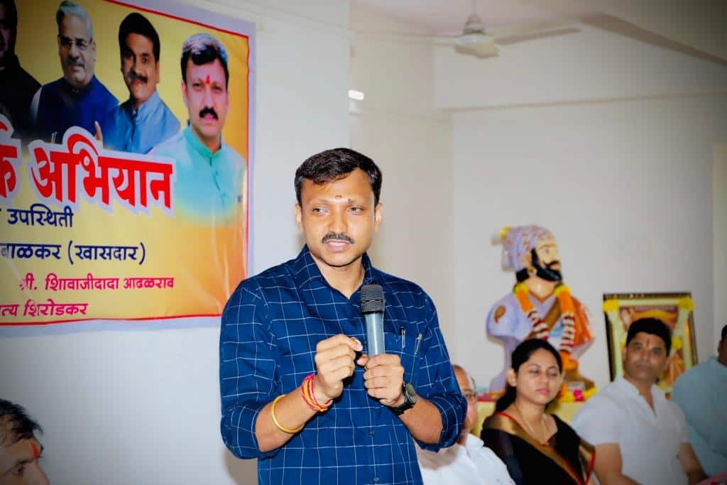 Omprakash Raje nimbalkar : पंजाबराव देशमुख व्याज सवलत योजनेतून पूर्वीप्रमाणं पाच टक्के अर्थसहाय्य मिळावं, खासदार निंबाळकरांची मंत्री कराड यांच्याकडं मागणी MP Omprakash Raje Nimbalkar's demand to Minister Bhagwat Karad to get 5% financial assistance from Punjabrao Deshmukh Interest Concession Scheme as before Omprakash Raje nimbalkar : पंजाबराव देशमुख व्याज सवलत योजनेतून पूर्वीप्रमाणं पाच टक्के अर्थसहाय्य मिळावं, खासदार निंबाळकरांची मंत्री कराड यांच्याकडं मागणी