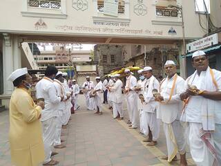 Ashadhi Wari: संत एकनाथ महाराजांच्या पालखीचे आज प्रस्थान; वारकरी आंदोलनाच्या पवित्र्यात 