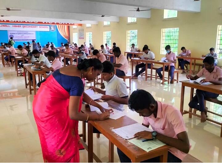 Tamil Nadu 10th Exam Result 2022  Students Absent 2 fold increase students not appear TN SSLC Exam Check Details TN 10th Result 2022:அதிர்ச்சி..  எஸ்எஸ்எல்சி தேர்வைப் புறக்கணித்த மாணவர் எண்ணிக்கை, 2 மடங்கு அதிகரிப்பு.. அதிரவைத்த தகவல்