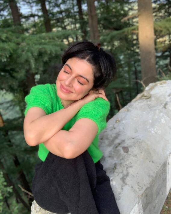 शिमला में वेकेशन मोड में नजर आईं दिव्या खोसला कुमार, शेयर की खूबसूरत तस्वीरें