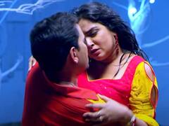 Bhojpuri Song: मिनी स्कर्ट पहने Amrapali Dubey ने किया ताबड़तोड़ डांस, निरहुआ भी देख हो गए हैरान