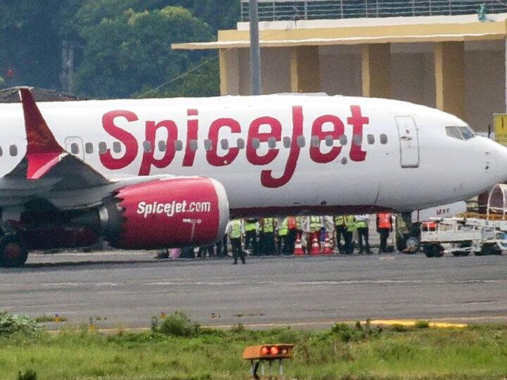 Spicejet on emergency landing of flight said proud of our pilot applealed to passengers have faith in them Patna-Delhi SpiceJet Flight: स्पाइसजेट बोला-हमें अपने पायलटों पर गर्व, यात्रियों से की ये अपील