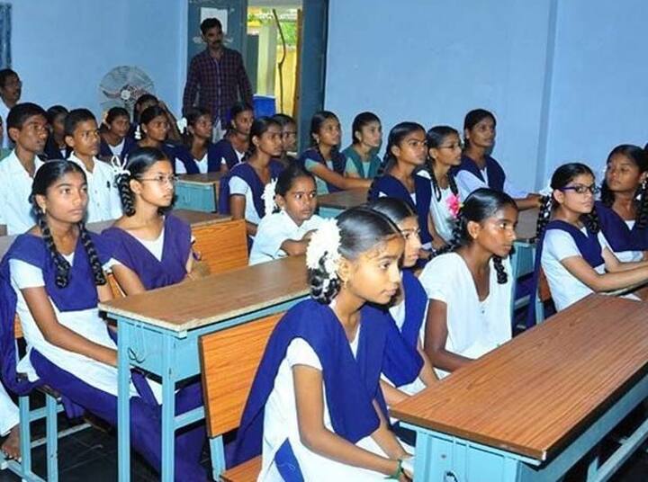 Tamil Nadu 12th Public Exam Result 2022 Pass Percentage District Wise Perambalur District at First Place TN 12th Result 2022: 12-ஆம் வகுப்பு பொதுத்தேர்வு தேர்ச்சி முடிவுகள்.. பெரம்பலூர் மாவட்டம் முதலிடம் பெற்று சாதனை..