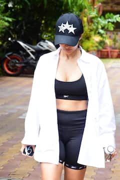 Malaika Arora photos: झुकी नजरें, मायूस चेहरा, जिम सेशन के बाद सामने आईं मलाइका अरोड़ा की ऐसी तस्वीरें