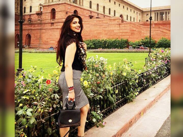 इंजन में आग लगने की जानकारी मिलने के बाद कैप्ट्न मोनिका खन्ना ने एटीसी से संवाद किया. इसके बाद विमान के बाईं इंजन को दोनों ने मिलकर तुरंत बंद करने का निर्णय लिया. इसके बाद प्लेन को लैंड कराना था.