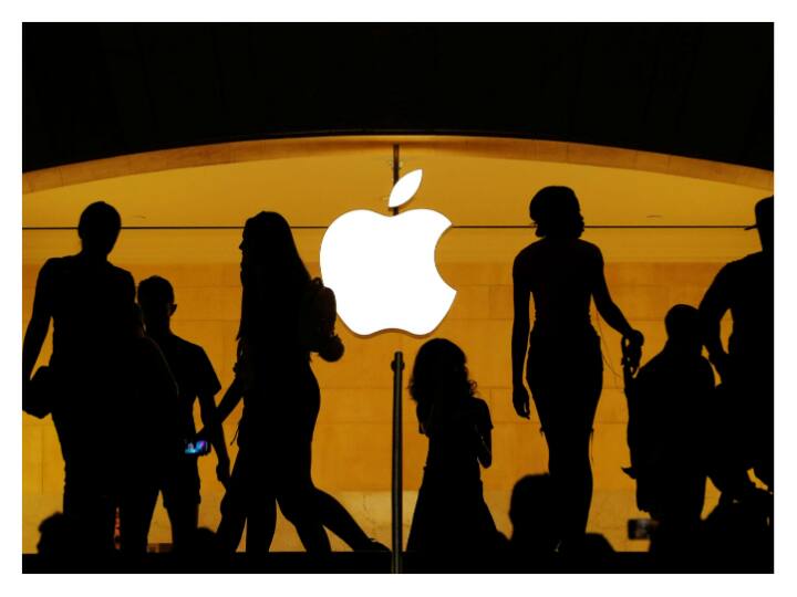 Apple employees voted to form a union, now they will be able to talk directly with the company एपल के एंप्लॉयज ने यूनियन बनाने के लिए दी वोट, अब वेतन, वर्किंग ऑवर व अन्य मामलो पर कंपनी से सीधे कर सकेंगे बात