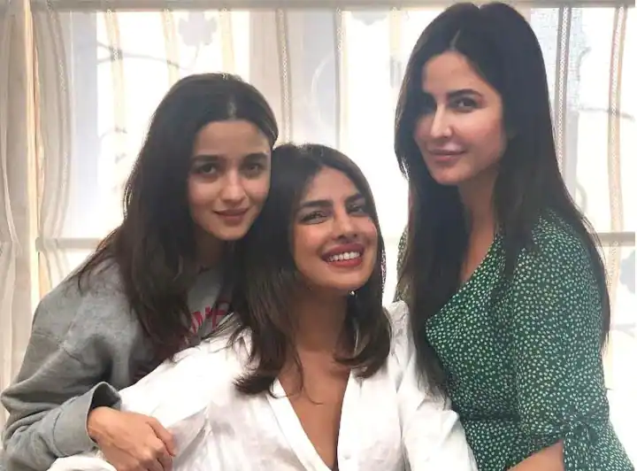 Jee Le Zara: Alia , Piryanka and Katrina Kaif movie Jee le Zara movie shooting delayed ਠੰਢੇ ਬਸਤੇ  'ਚ ਗਈ ਪ੍ਰਿਯੰਕਾ, ਆਲੀਆ ਅਤੇ ਕੈਟਰੀਨਾ ਦੀ ਫਿਲਮ Jee le Zara , ਇਹ ਹੈ ਕਾਰਨ