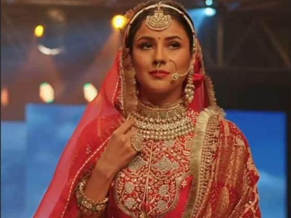 Shehnaaz Gill Photo: लाल जोड़े में बला की खूबसूरत लगीं शहनाज गिल, ब्राइडल लुक के साथ किया रैंप वॉक Shehnaaz Gill Photo: लाल जोड़े में बला की खूबसूरत लगीं शहनाज गिल, ब्राइडल लुक के साथ किया रैंप वॉक
