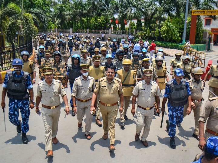 Agnipath Scheme के विरोध में भारत बंद का एलान, एक्शन में राज्य सरकारें, नई भर्ती स्कीम वापस लेने से इनकार, 10 बड़ी बातें Protest continues against Agnipath Scheme calls Bharat Bandh today know 10 points here Agnipath Scheme के विरोध में भारत बंद का एलान, एक्शन में राज्य सरकारें, नई भर्ती स्कीम वापस लेने से इनकार, 10 बड़ी बातें