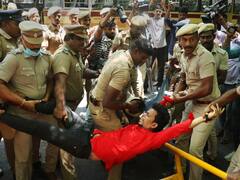 Bharat Bandh Photos: अग्निपथ योजना के विरोध में 'भारत बंद', रेलवे स्टेशनों पर चाक चौबंद रही सुरक्षा व्यवस्था