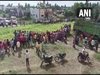 Crime News : બે ભાઈઓના પરિવારના 9 સભ્યોએ એક સાથે આત્મહત્યા કરતા ખળભળાટ, મૃતકોમાં ડોક્ટર અને શિક્ષકનો પણ સમાવેશ